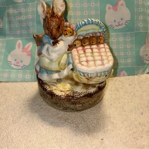 Schmid Beatrix Potter 2 bad mice Ceramic Mouse Figurine with Pastel Basket music